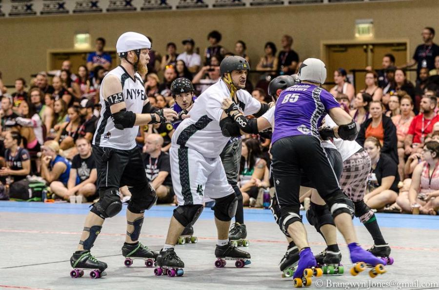 NYSE works as a team against Bridgetown Menace at RollerCon. Photo by Brangwyn Jones.